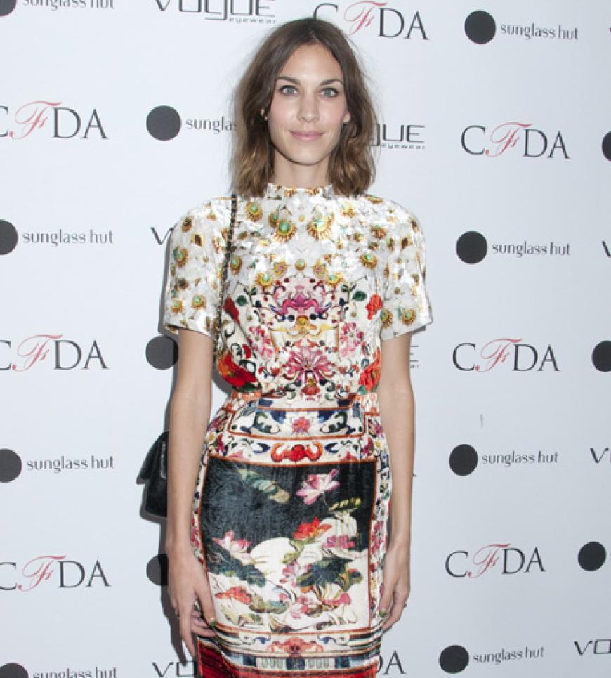 Alexa trug das Design von Designerin Mary Katrantzou als eine der ersten