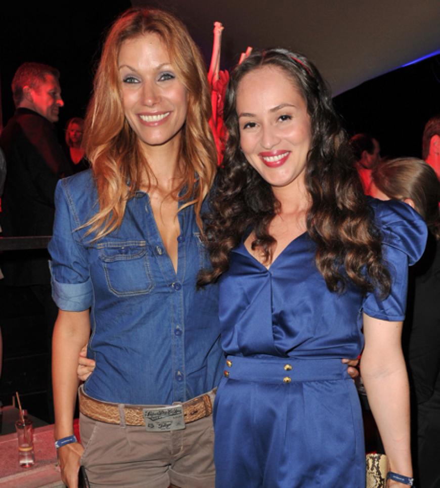 Blau trifft Blau: Yasmina Filali und Heydi Nunez Gomez