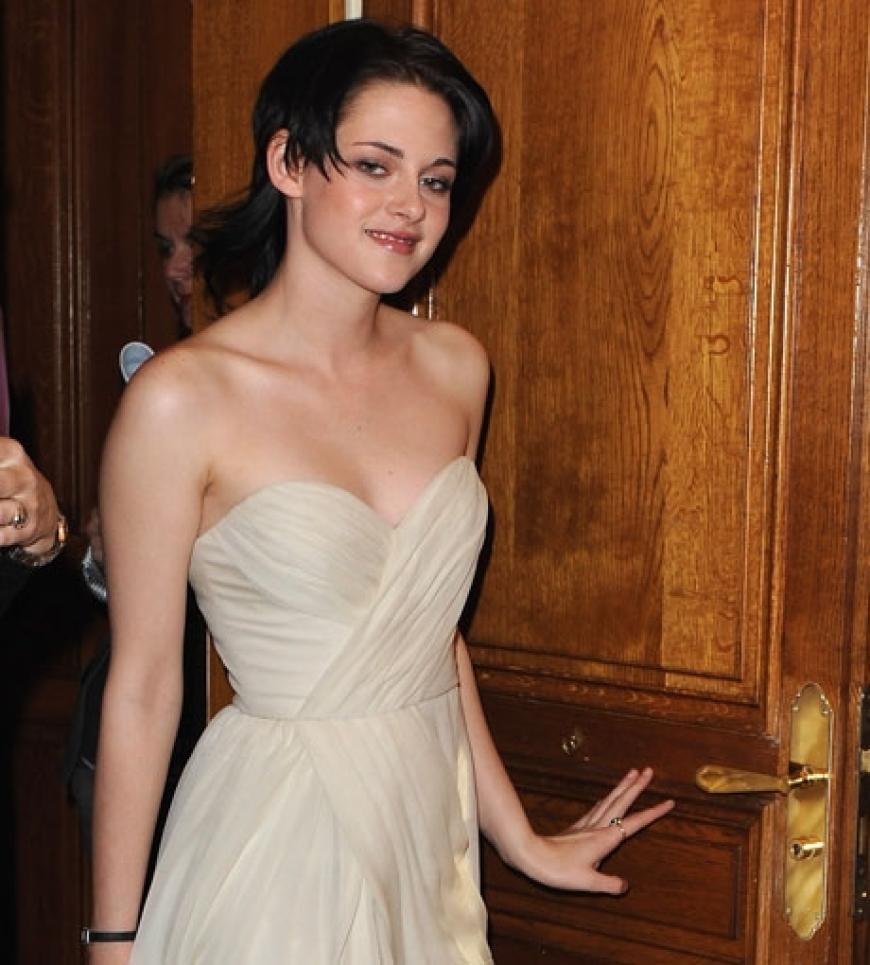 Wow! In Paris begeisterte Kristin Stewart ihre Fans in einem sexy Bustierkleid