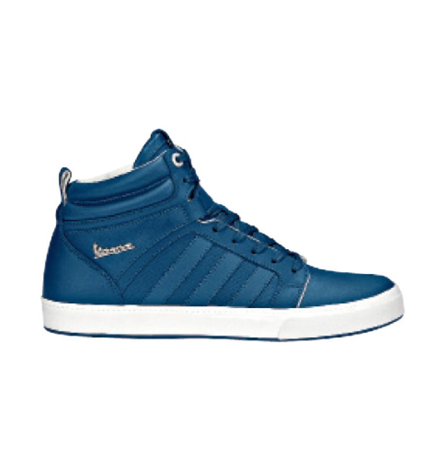 Es müssen ja nicht immer High Heels sein: Auch die neuen Turnschuhe wecken bei uns Sammelleidenschaft. Und ganz nebenbei schonen die flachen Sohlen unsere Füße! Zum Beispiel von Adidas, ca. 110 Euro