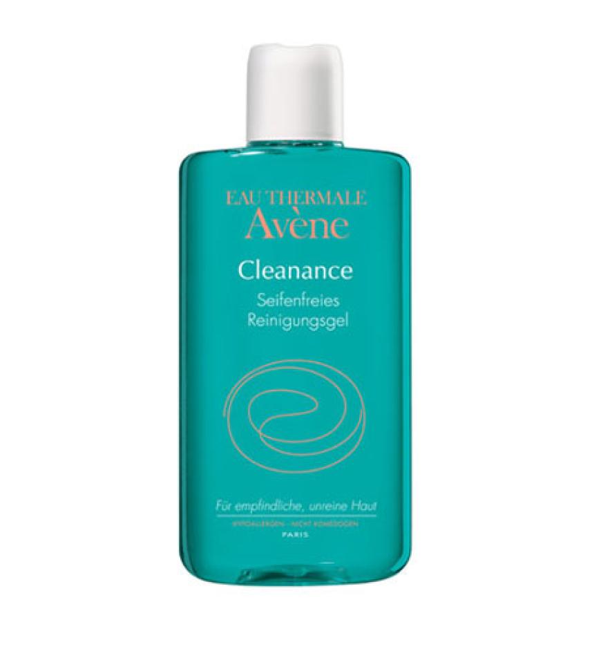 Nichts wie weg...mit all den Unreinheiten und Make-up Resten. Gelingt mit der neuen Lotion von Avéne in nur wenigen Sekunden. Außerdem beruhigt die Reinigung die Haut mit dem berühmten Thermalwasser.