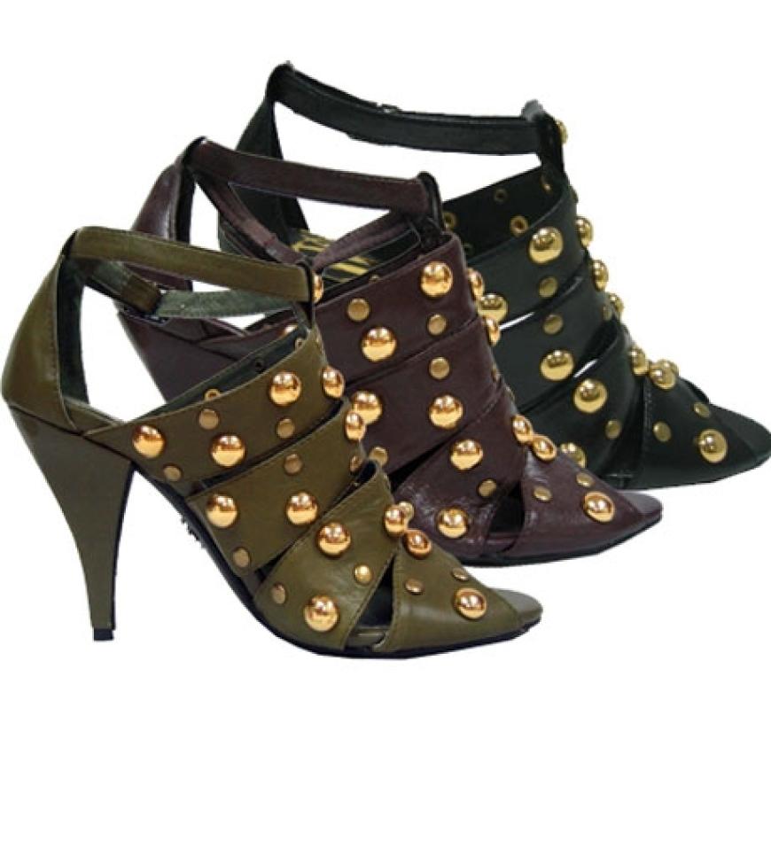 Riemenschuh mit Nieten von Friis & Company. ca. 170 Euro
