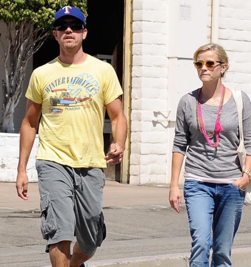 Frisch verlobt sind Resse Witherspoon und der Hollywood-Agent Jim Toth - einer Hochzeit im nächsten Jahr steht nichts im Weg, denn auch Reeses Kinder aus erster Ehe mögen ihn