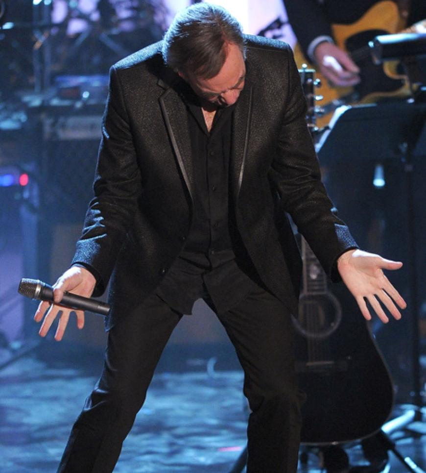 Hat den Rock immer noch in den Hüften: Neil Diamond performt live