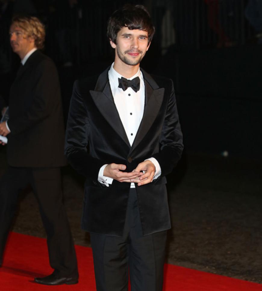 Ben Whishaw spielt in