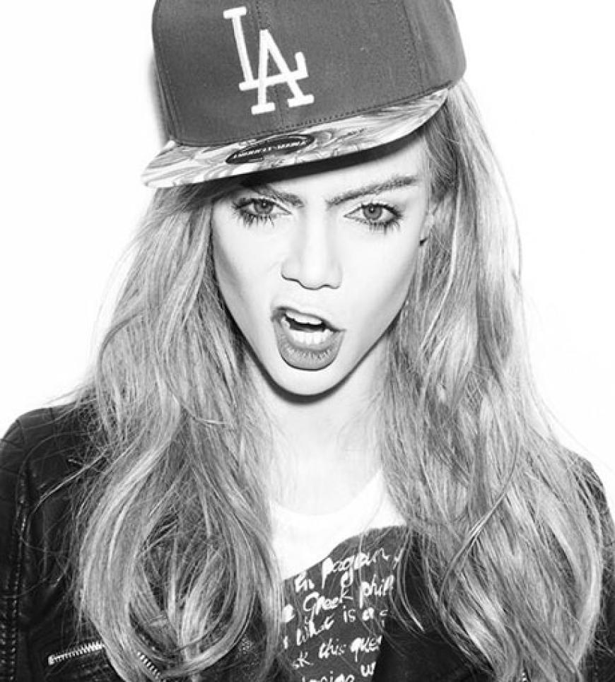 Tyra als Cara Delevingne