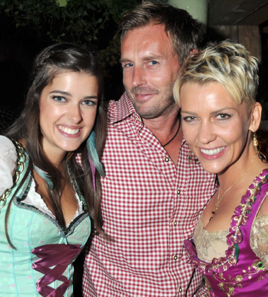 Model Marie Nasemann, Schauspieler Gerrit Grassl und die Schauspielerin Alexandra Rietz