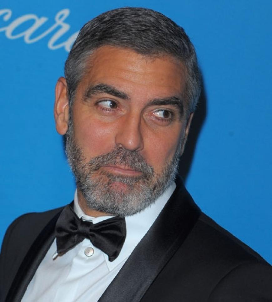 Am 10. Dezember fand in Beverly Hills ein Spenden-Ball zugunsten UNICEF statt. Zahlreiche Hollywood-Stars wollten das Kinderhilfswerk der Vereinten Nationen unterstützen - so auch George Clooney