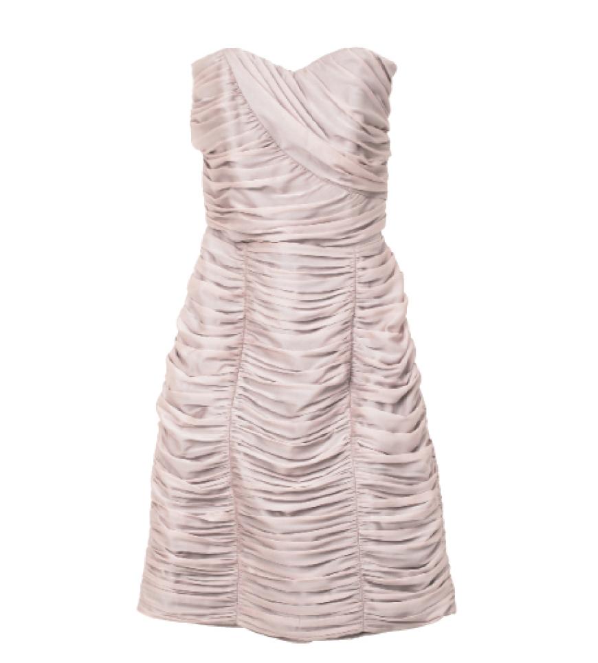 Zarte Töne machen jetzt Klassikern wie Schwarz und Rot Konkurrenz. Kleid von H&M, ca. 40 Euro