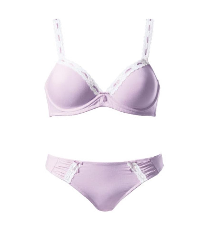 Zarter Lilaton von BeeDees,
BH ca. 20 Euro, Slip ca. 10 Euro