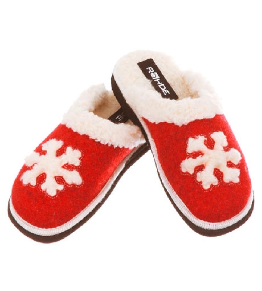 Kuschelig: Weihnachtshausschuhe von ROHDE, ca. 40 Euro. Erhältlich über www.pinjafashion.de