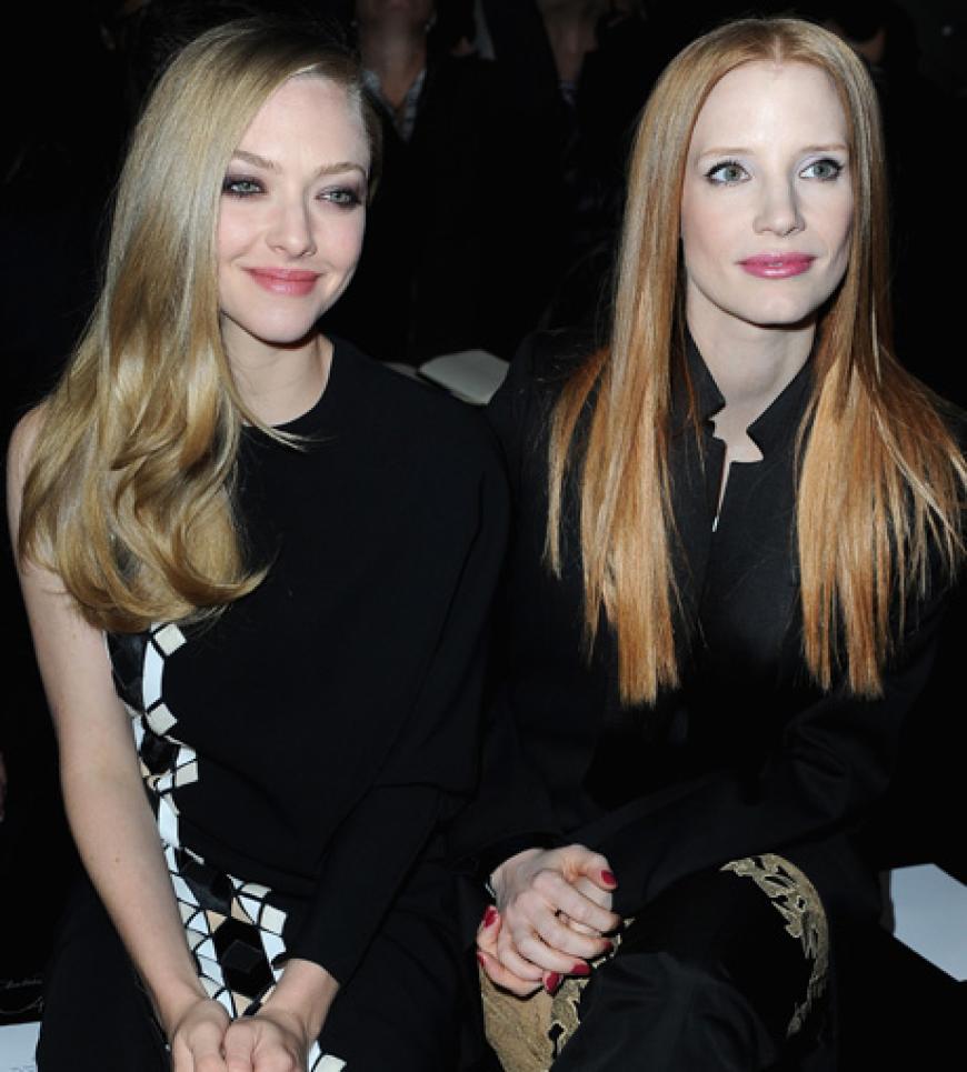Hübsch: Amanda Seyfried und Jessica Chastain kamen direkt von den Oscars nach Paris