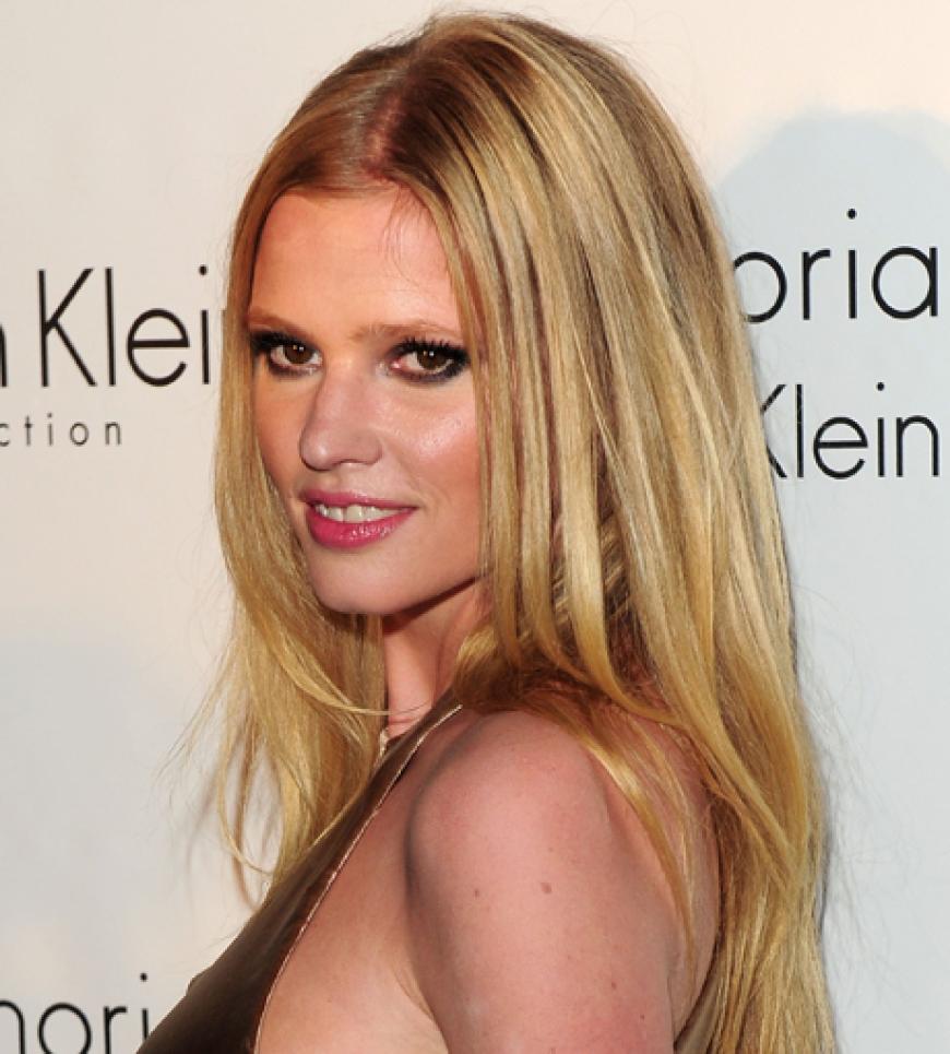 Auch Topmodels lassen sich in Cannes gern blicken. Wie beispielsweise Lara Stone, die sich auf der