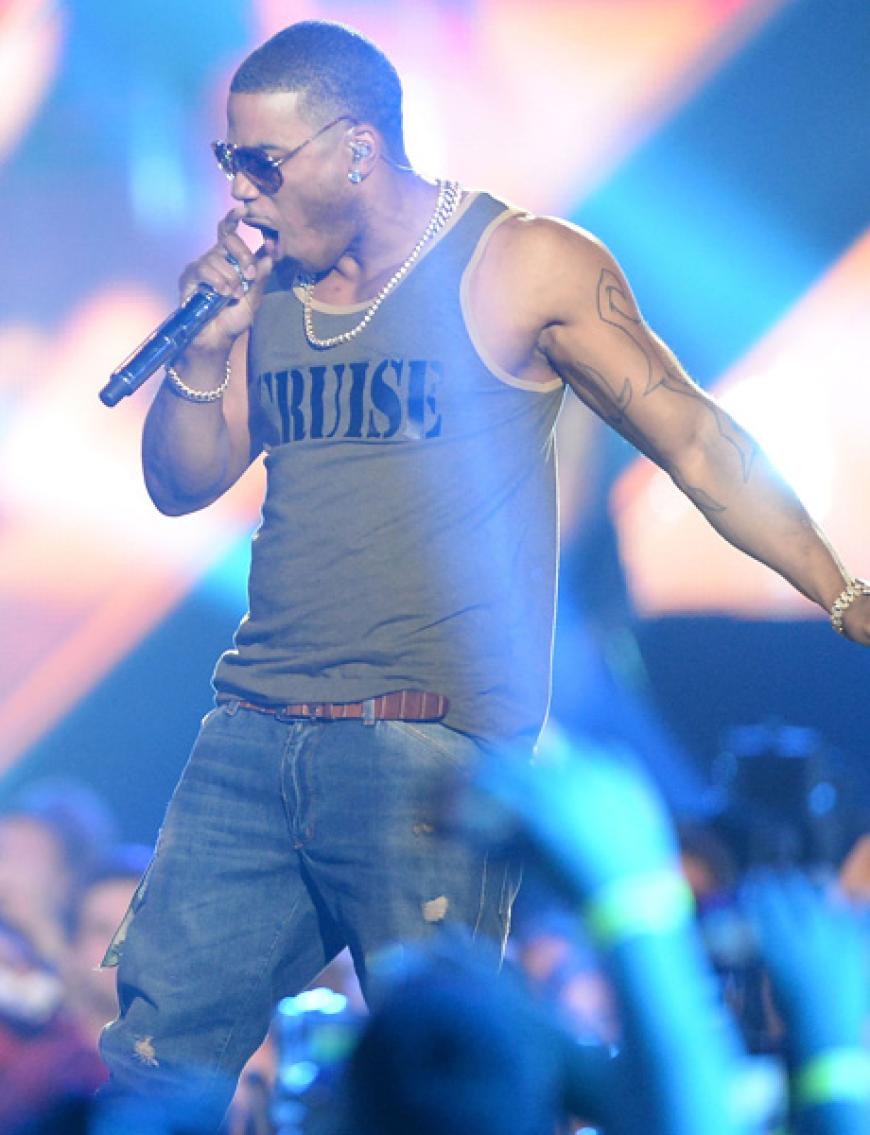 Den gibts ja auch noch: Sänger Nelly performte live on stage