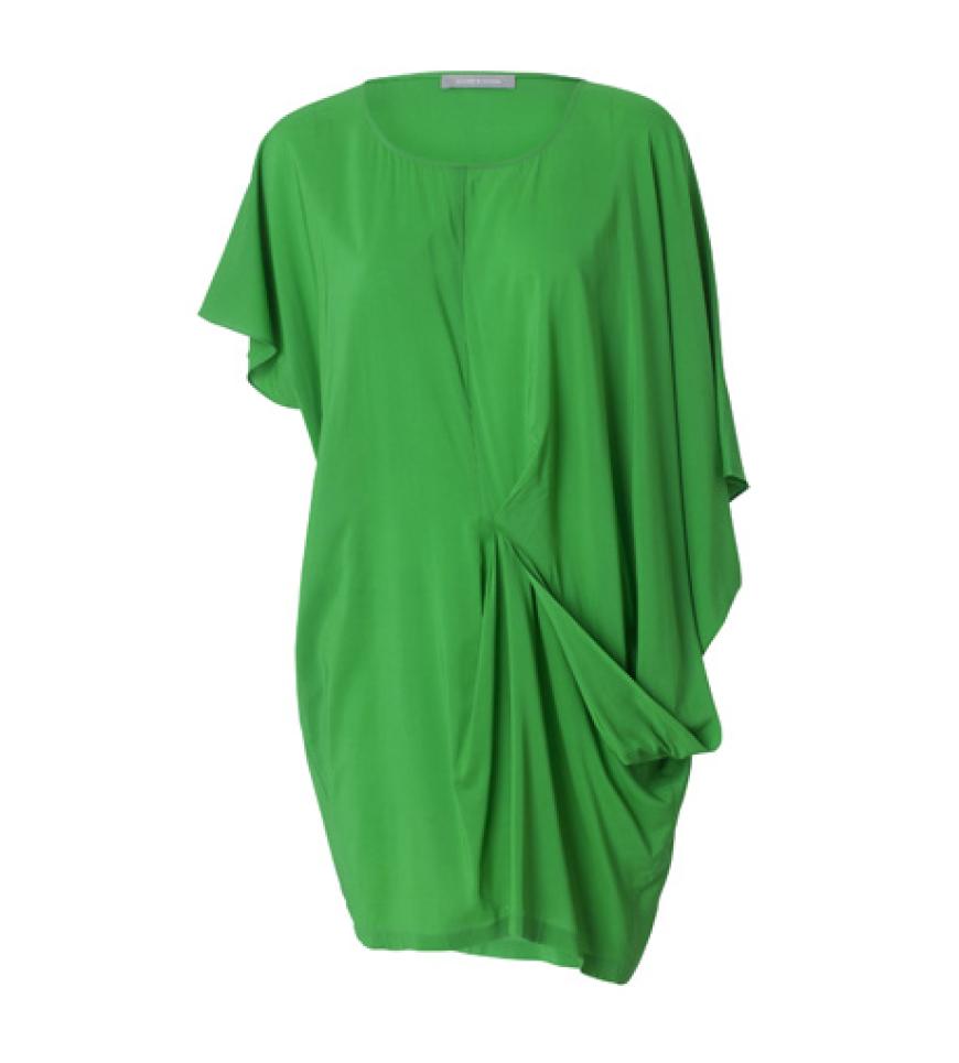 Kein Grund grün vor Neid zu werden. Das Kleid von Samsøe & Samsøe hängt bald auch in unserem Kleiderschrank, ca. 140 Euro