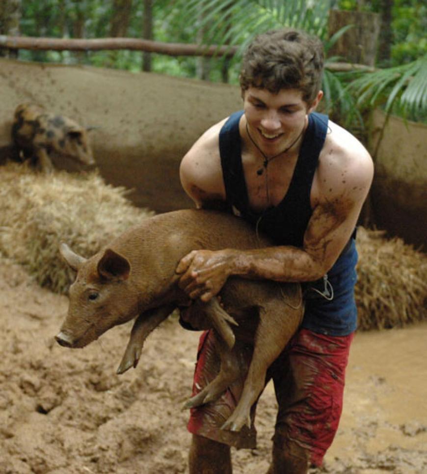 Bei der Schweine-Jagd war Nesthäkchen Joey war erfolgreich