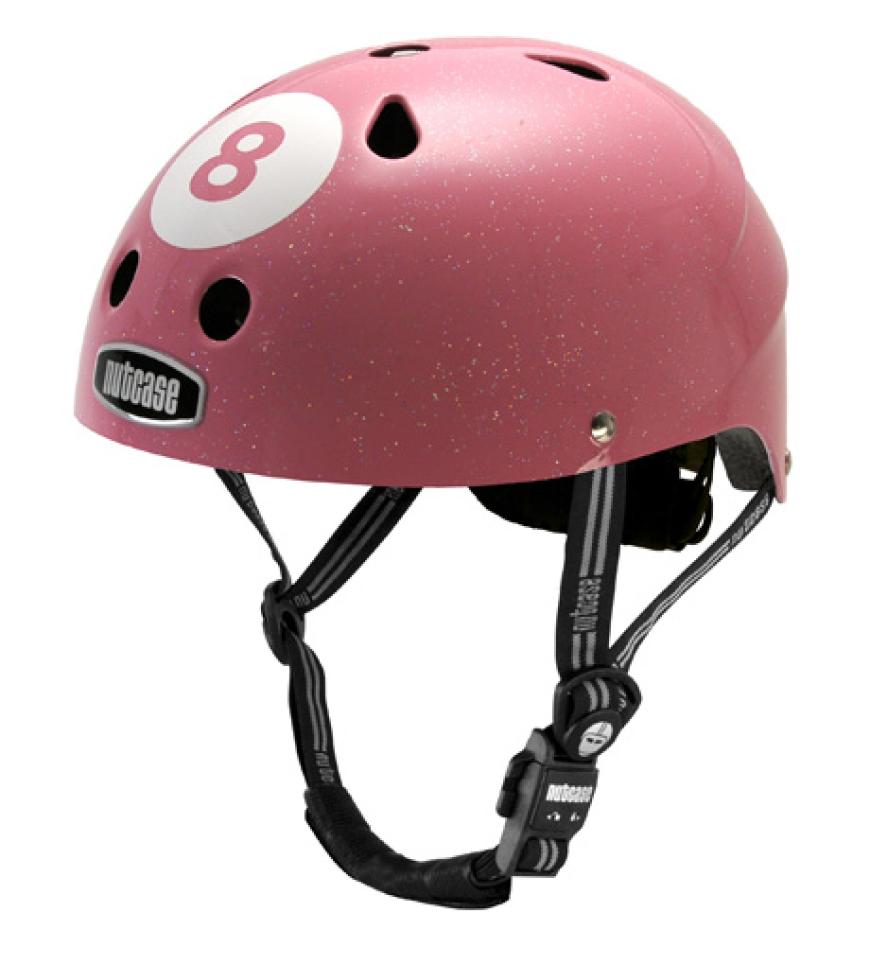 1. August 2012: Stylish UND sicher unterwegs im Strassenverkehr mit dem süßen Fahrradhelm von Nutcase, ca. 65 Euro