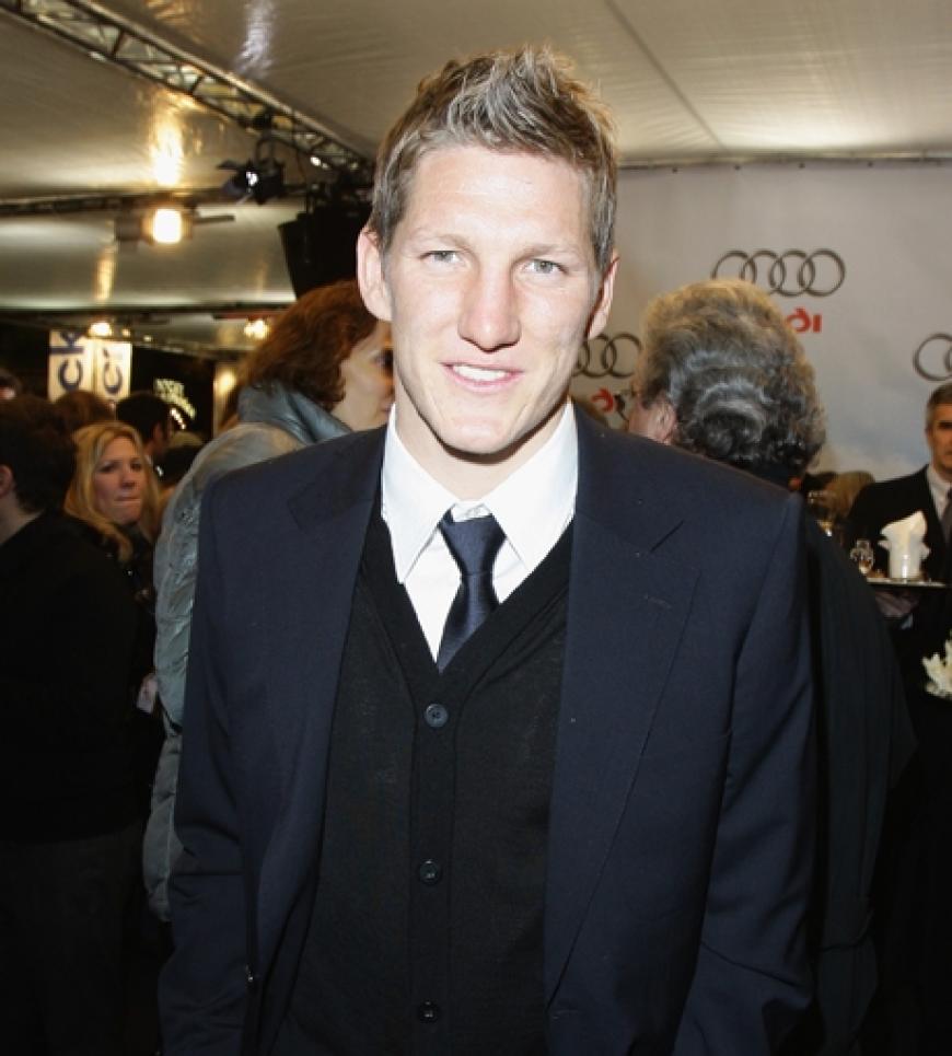 Und Sportgröße Bastian Schweinsteiger. Er kam ohne seine Freundin Sarah Brandner.
