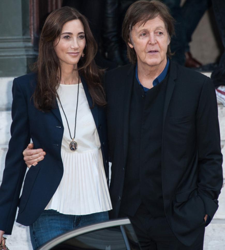 Paul McCartney und seine Ehefrau Nancy Shevell flogen extra für die Show seiner Tochter nach Paris
