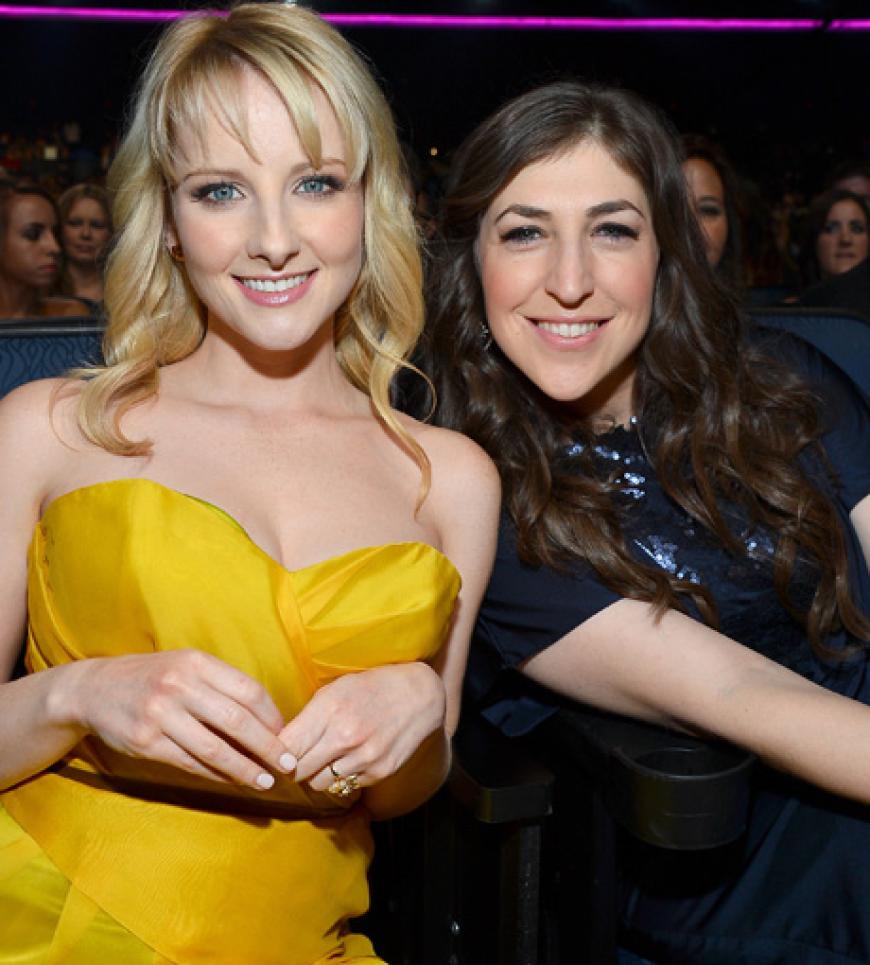 Melissa Rauch und Mayim Bialik von