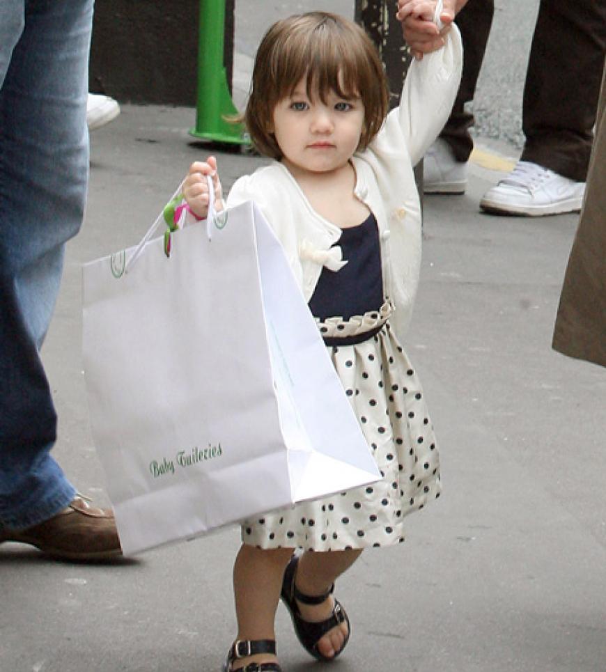 Einfach zum Knuddeln: Suri auf Shoppingtour durch Paris