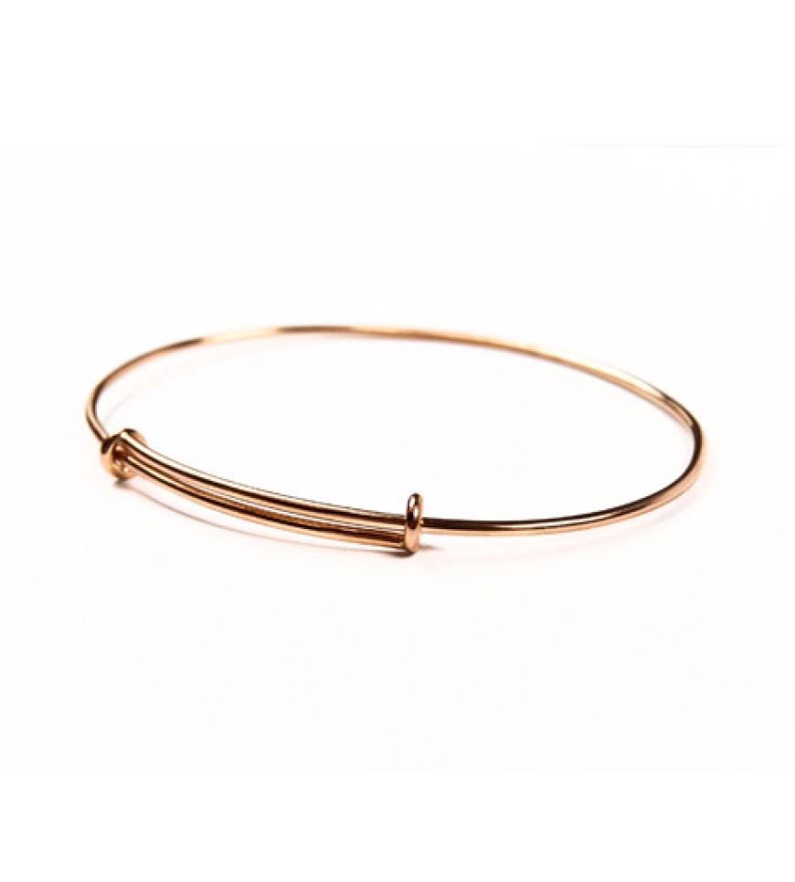 3. Oktober 2012: Hingegen dem aktuellen Klunkertrend hat uns das filigrane Armband von Label of Love (Preis auf Anfrage) mit seinen feinen Details überzeugt. Ein zeitloses Schmuckstück we like!