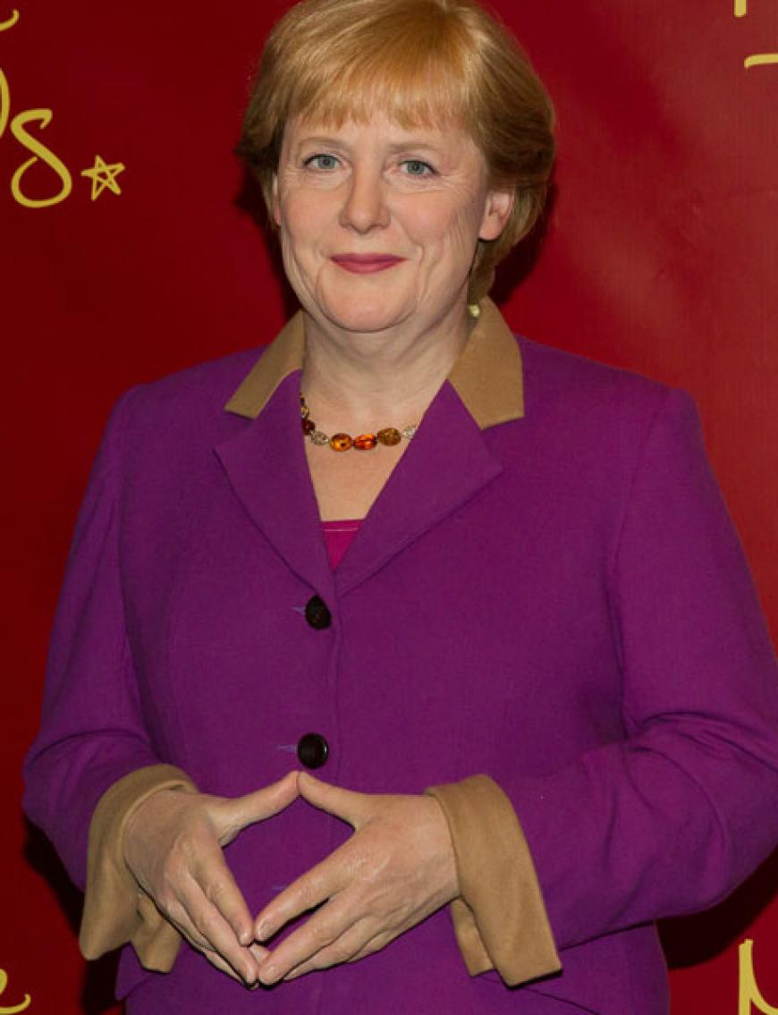 Die noch amtierende Bundeskanzlerin Angela Merkel gibt es jetzt zum Anfassen. Bei Madame Tussauds wurde ihre zweite Wachsfigur kurz vor den Bundestagswahlen im September 2013 enthüllt´