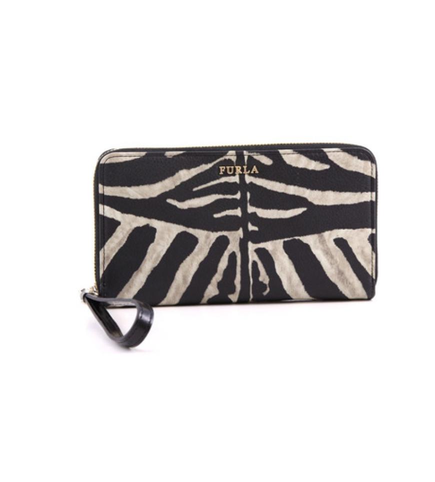 2. November 2012: Heute wird's animalisch. Mit der tollen Geldbörse von Furla ziehen wir neidische Blicke magisch an. Für ca. 160 Euro direkt in unserem neuen OK! Onlineshop zu bestellen. Schnell reinschauen unter http://shop.ok-magazin.de/