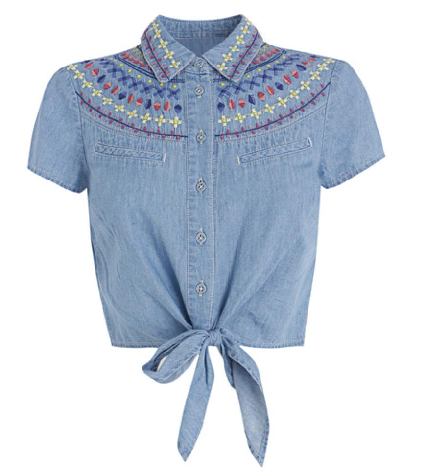 Geknotetes Denim-Top mit Stickerein von H! by Henry Holland, erhältlich auf debenhams.de, ca. 35 Euro
