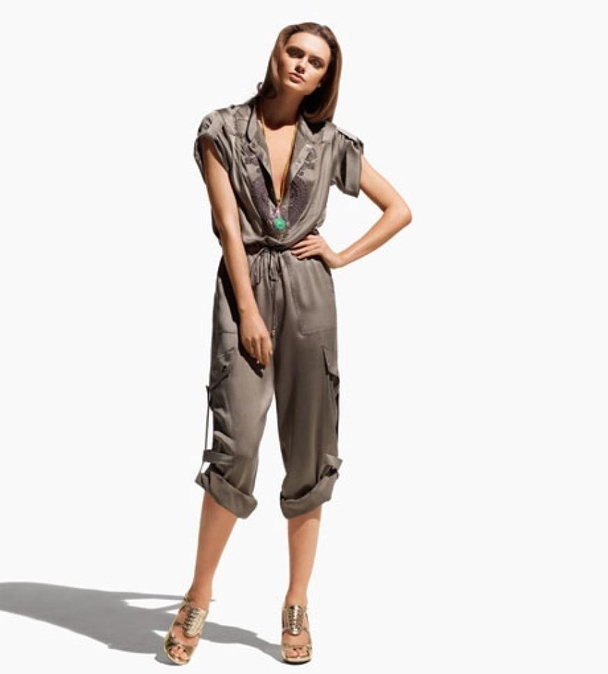 Absolut Trend: der Overall. Dieses Modell von Matthew Williamson gibt es für 199 Euro