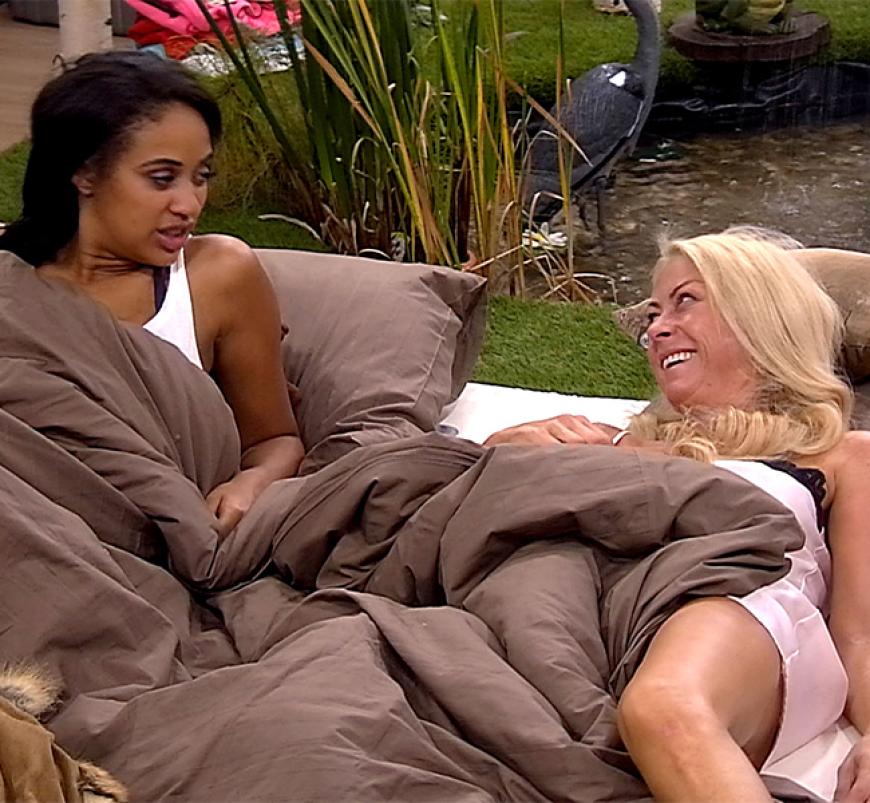 Verstanden sich von Anfang an. Ob es bis zum Ende so gut läuft? Sarah Joelle und Jenny Elvers