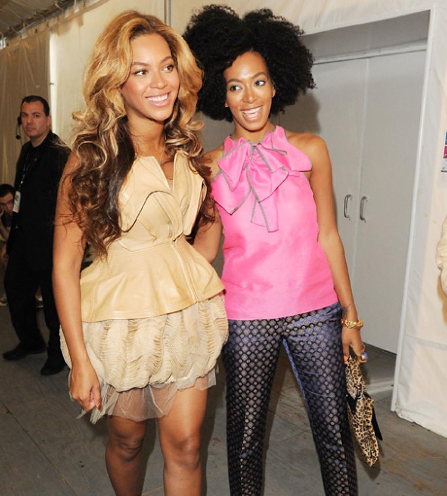 Die schwangere Beyoncé wurde von ihrer Svhwester Solange begleitet