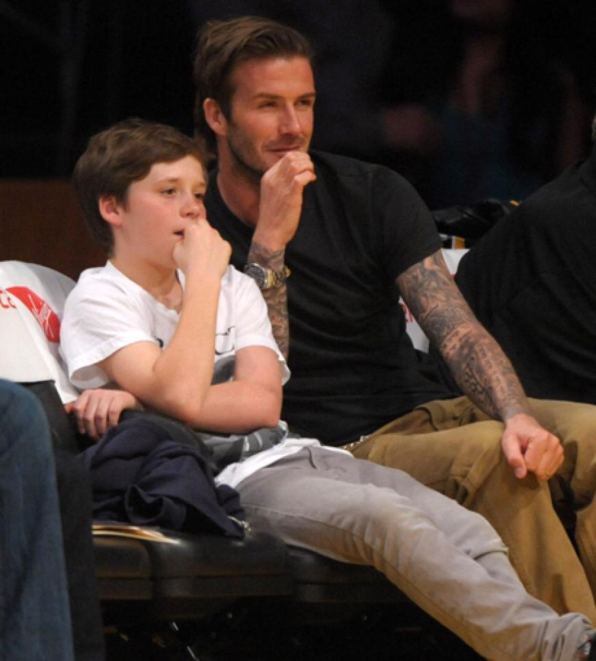 Wie der Vater so der Sohn - die Beckhams in Denker-Pose