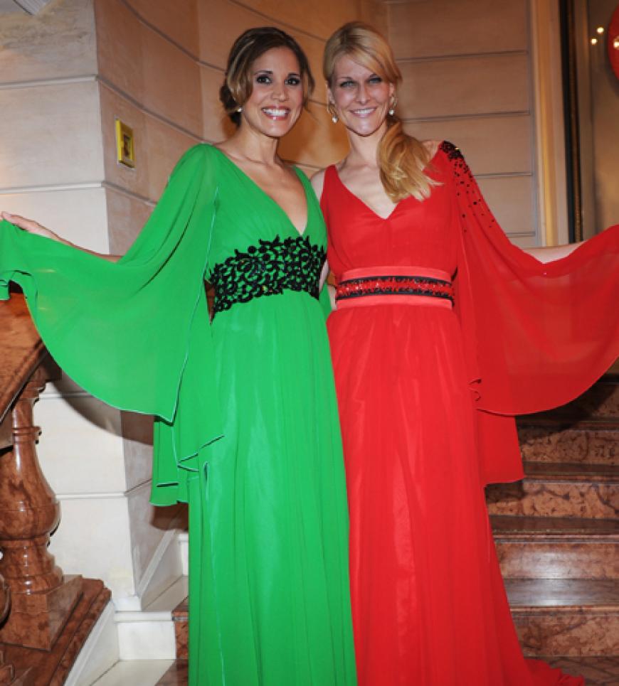 Moderatorin Karen Webb machte in ihrem Kleid (von Daniel Fendler) Natascha Grün Konkurrenz