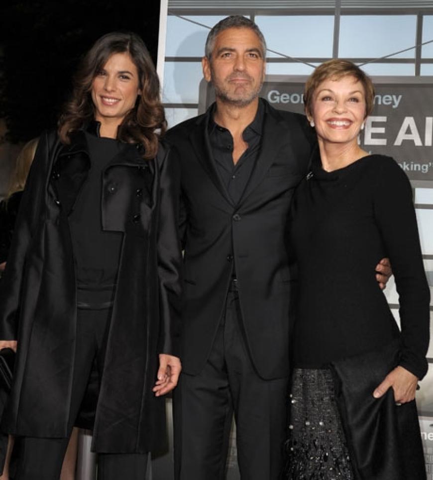 Familienschnappschuss? Elisabetta Canalis an der Seite von George Clooney und dessen Mutter Nina Warren