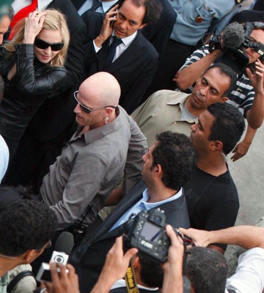 Gut bewacht: Bodyguards sollen Madonna vor aufdringlichen Fans beschützen