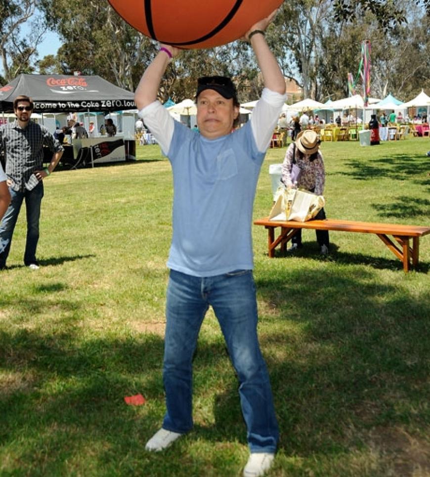 Immer gut drauf: Billy Crystal scherzt für die Fotografen