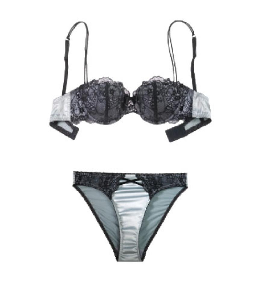 Silber und Spitze von Palmers: Balkonett-BH ca. 40 Euro, Slip ca. 30 Euro