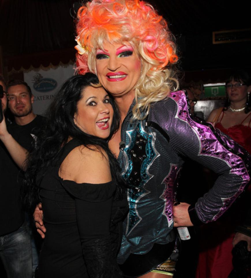 Auch Iris Klein war zu Gast in Olivia Jones' Show Bar auf der Reeperbahn