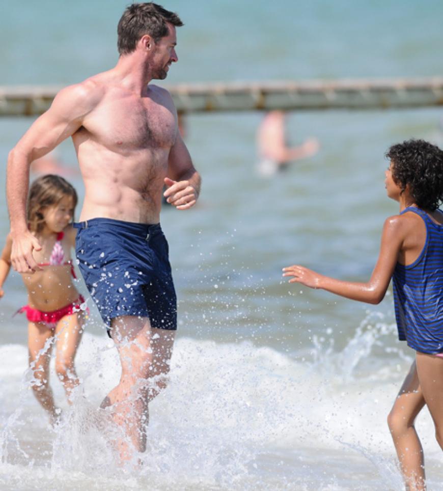 Catch me if you can! Fangenspielen mit den beiden Kids Ava und Oscar am Strand von Pampelonne