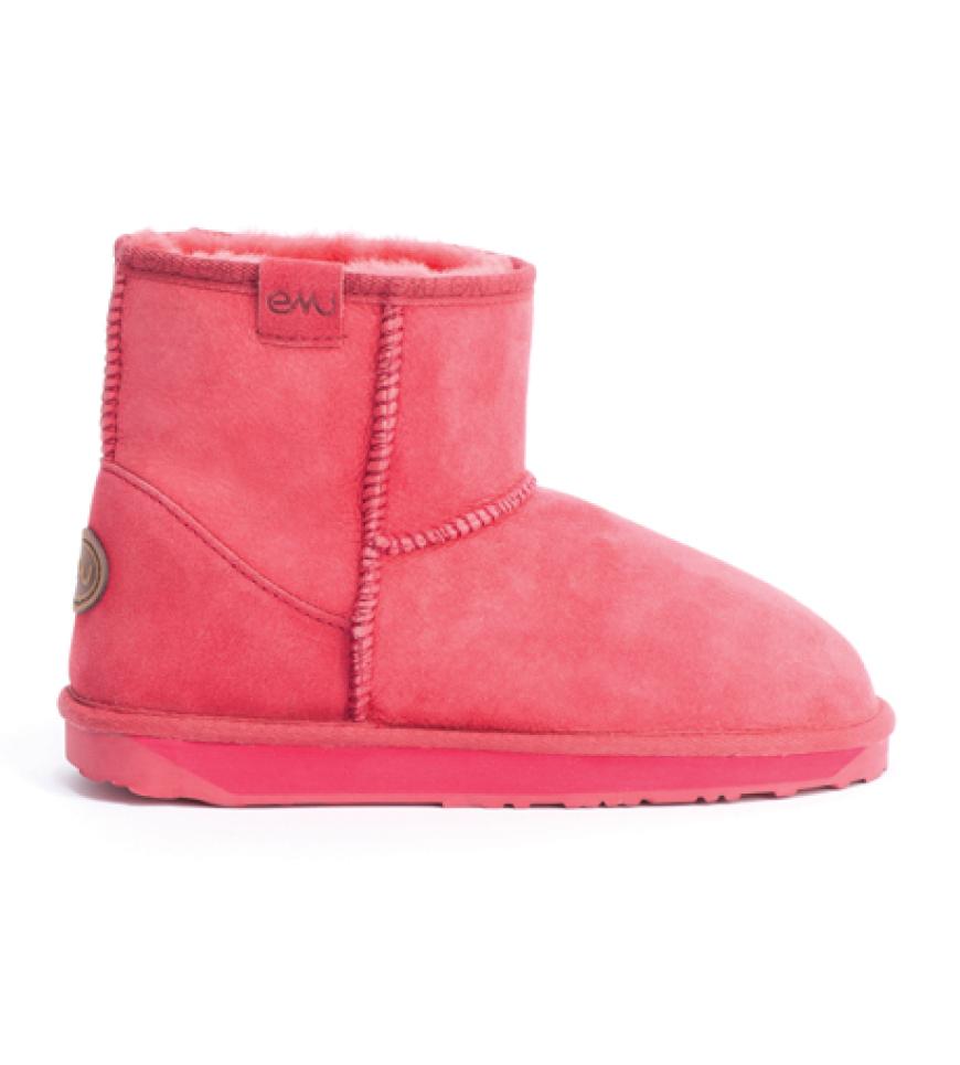 Cool und kuschelig warm. Dazu noch in der angesagten Farbe Coral: Lammfellboots von Emu, ca.´ 149 Euro