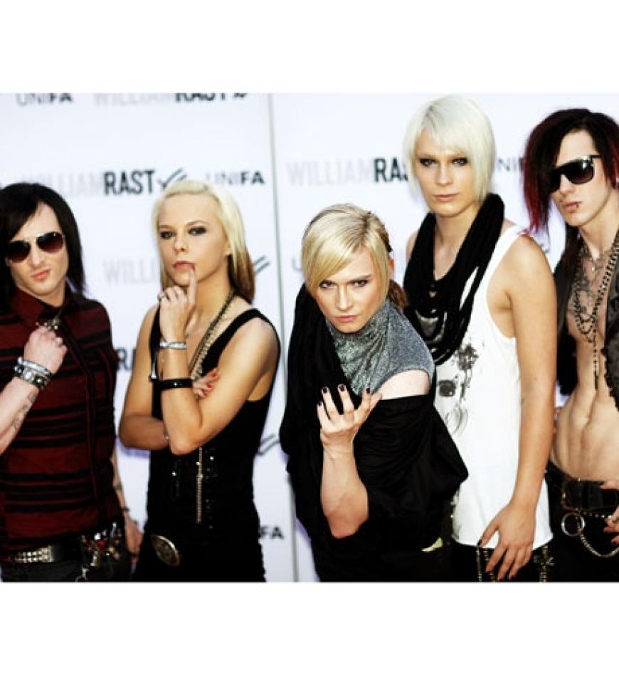 Ob die Jungs von Cinema Bizarre hier neue Outfits finden?