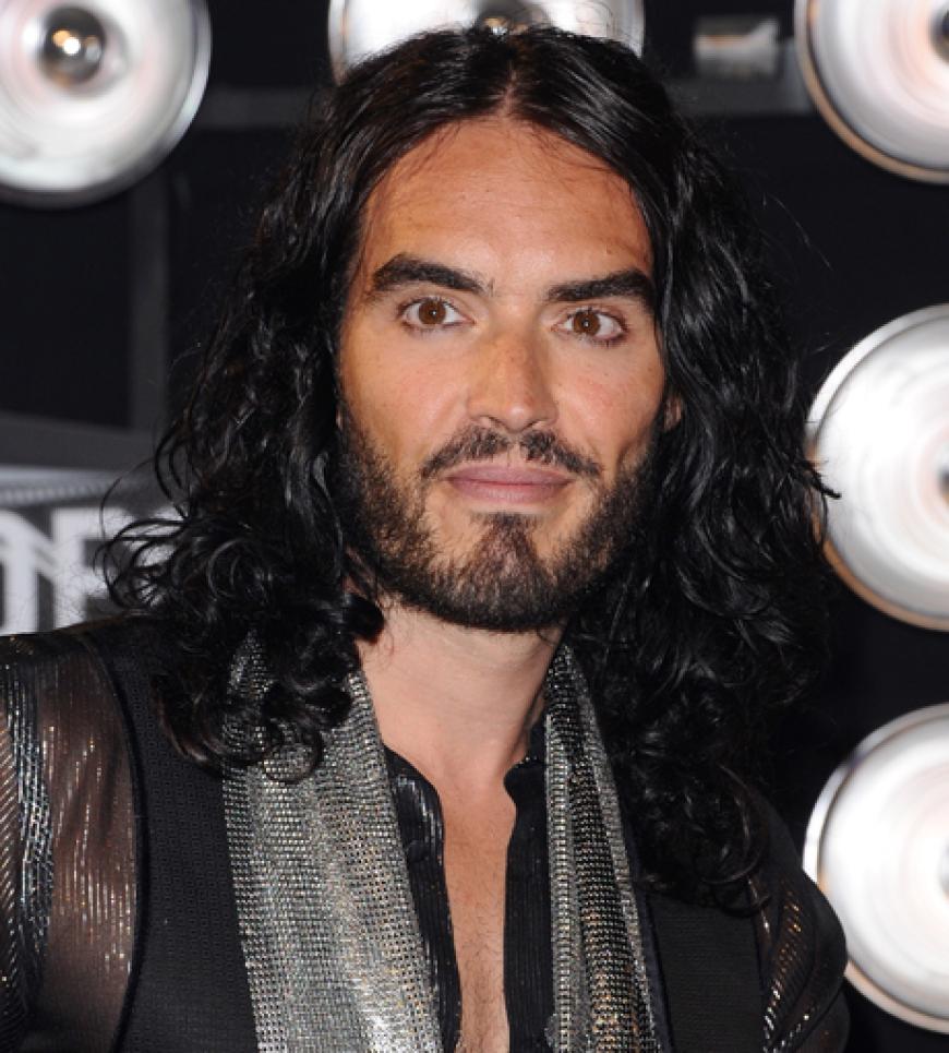 Derzeit kursieren böse Fremdgeh-Gerüchte um Russell Brand. Ob er mit diesem Auftritt davon ablenken kann?