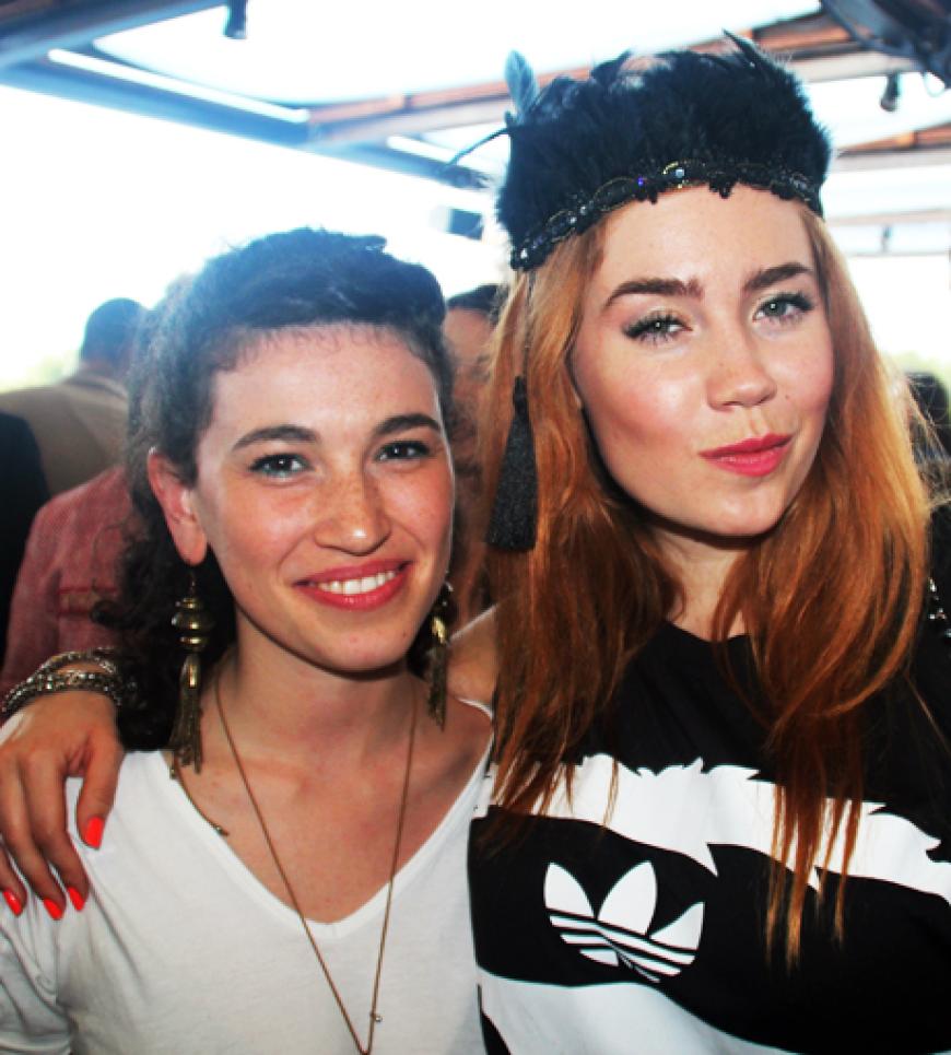 Edith und Moderatorin Palina Rojinski