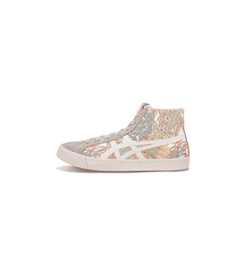 30. August 2012: Zarte Pastell-Blumen schmücken die ultra-schicken Sneakers von Onitsuka Tiger, ca. 100 Euro. Zu bestellen z.B. über frontlineshop.com.