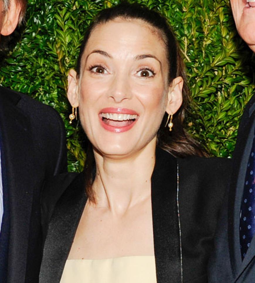 Winona Ryder zeigt auf einer Premiere in New York ihr schönstes Lächeln. Das ist aber eher zum Weinen ...