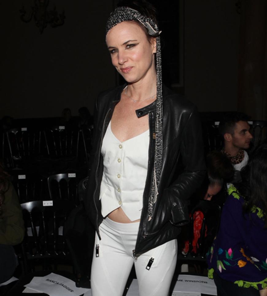 Schauspielerin Juliette Lewis ist extra nach London angereist, um sich die neuesten Trends der Designer anzuschauen
