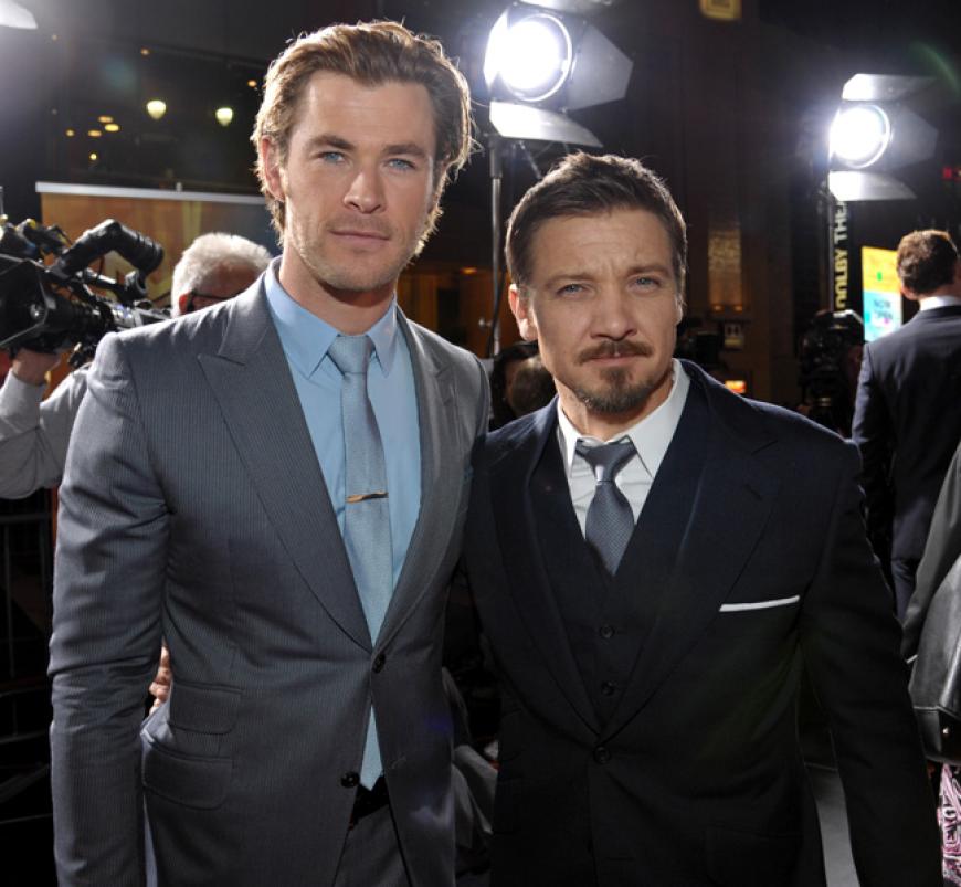 Chris Hemsworth und Jeremy Renner, der bei
