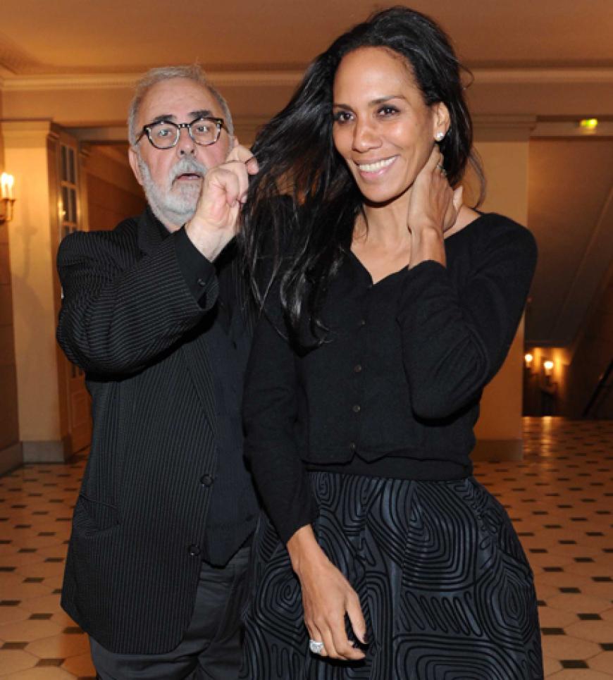 Schnell noch mal die Haare richten: Starfriseur Udo Walz legte bei Barbara Becker noch mal Hand an ...