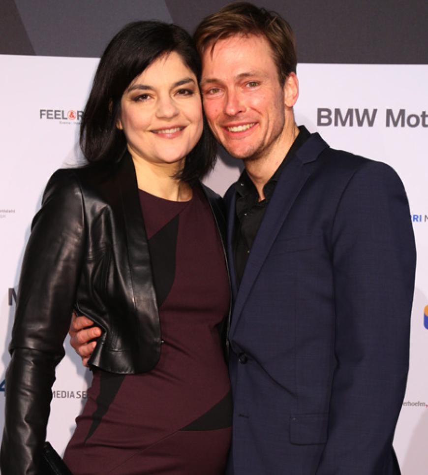 Schauspielerin Jasmin Tabatabai brachte ihren Freund Andreas Pietschmann mit zur Verleihung des